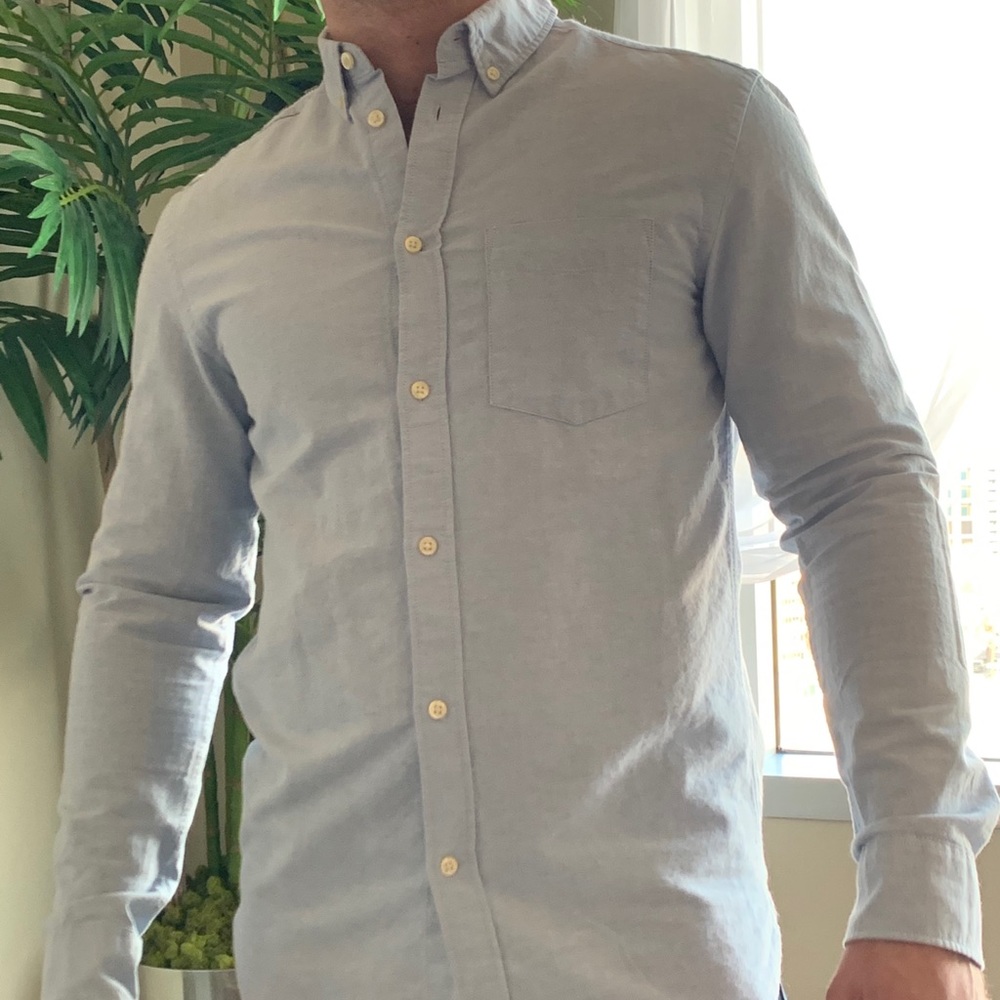 Medium dress shirt
